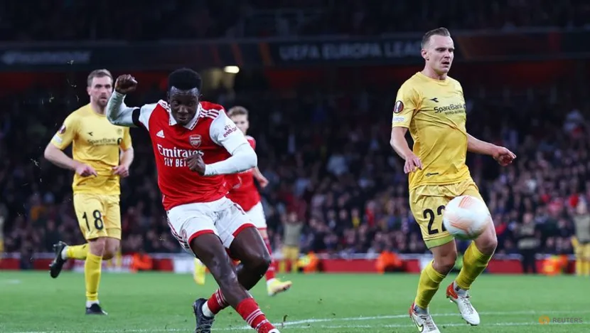 Bodo/Glimt (áo vàng) thất thủ trong trận lượt đi trước Arsenal