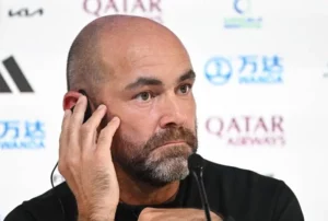 HLV Felix Sanchez bác bỏ tin đồn cho rằng Qatar dùng tiền mua chuộc đối thủ