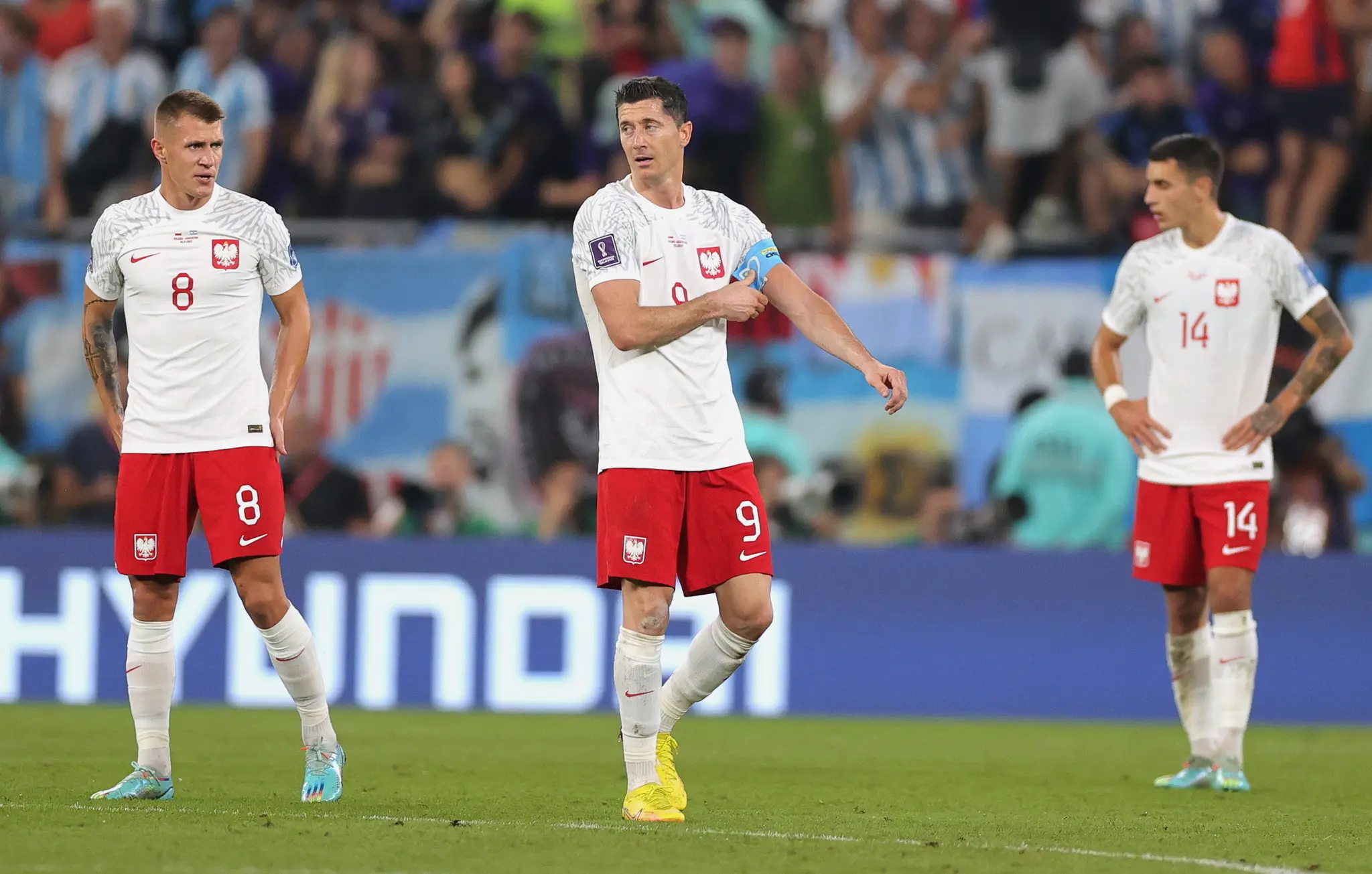ĐT Ba Lan vẫn đi tiếp dù thất thủ trước Argentina