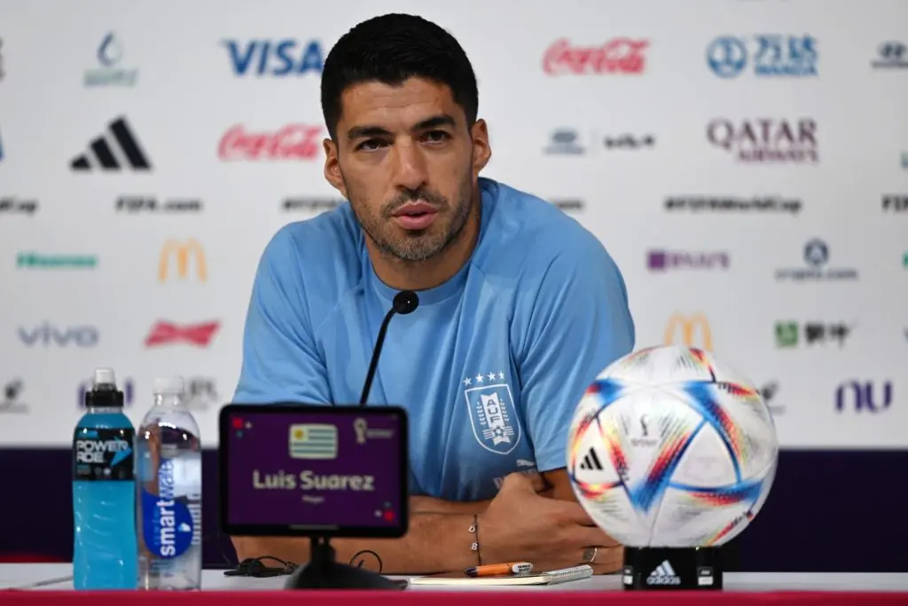 Suarez phát biểu trong buổi họp báo trước trận gặp Ghana
