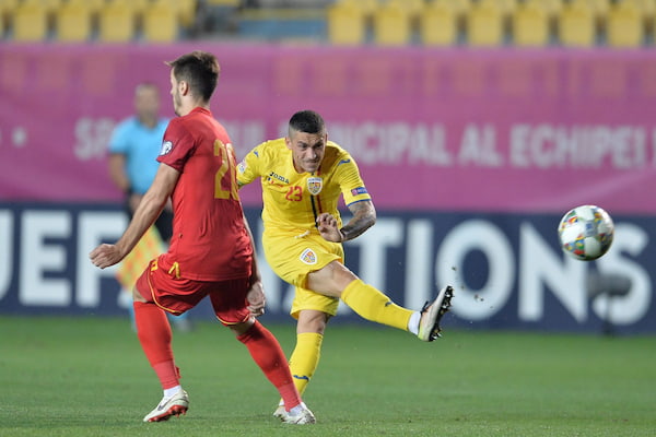 Soi kèo hiệp 1 trận Montenegro vs Serbia