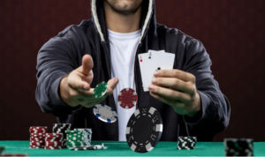 Làm thế nào để đọc bài đối thủ khi chơi Poker?